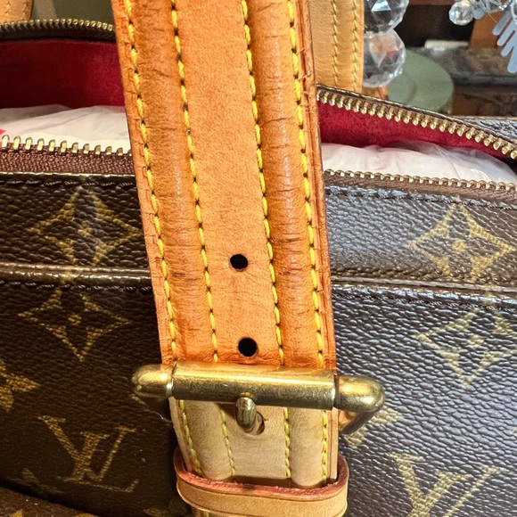 Louis Vuitton Multipli Cite in gorgeous condition. - Picture 7 of 16